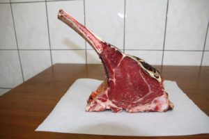 IMG Tomahawk Steak 1 300x200 - Rinder